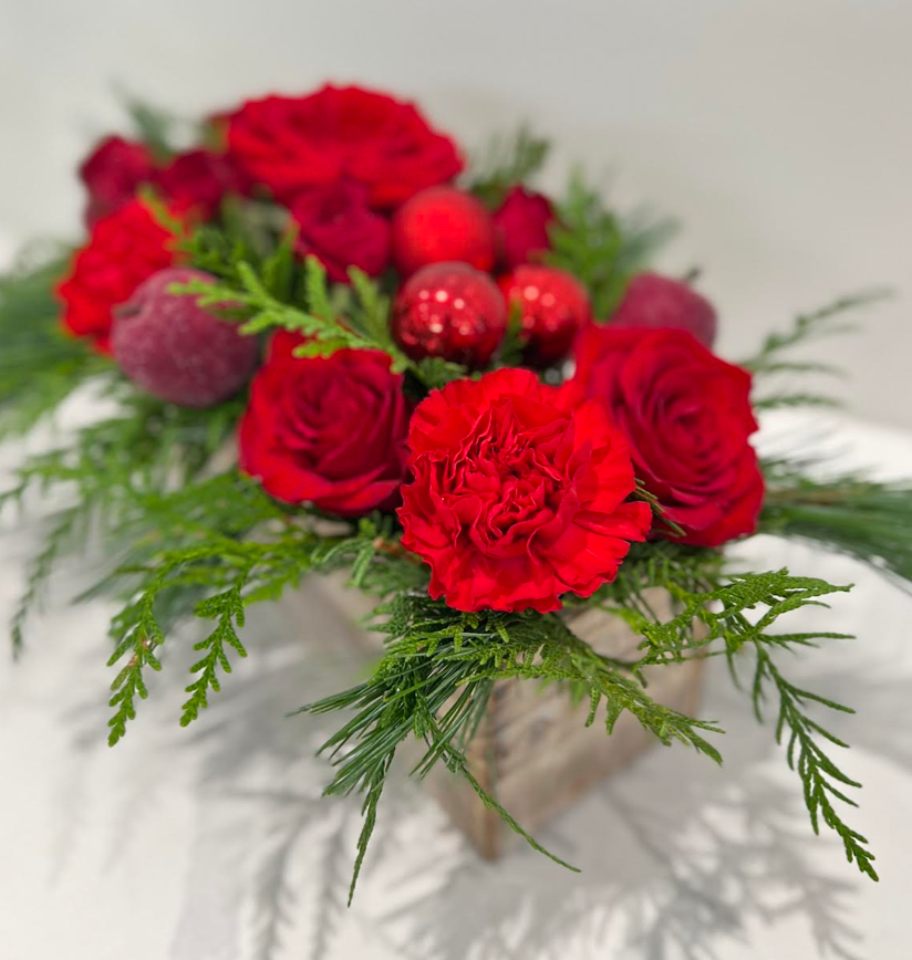 Rose Holiday Centrepiece